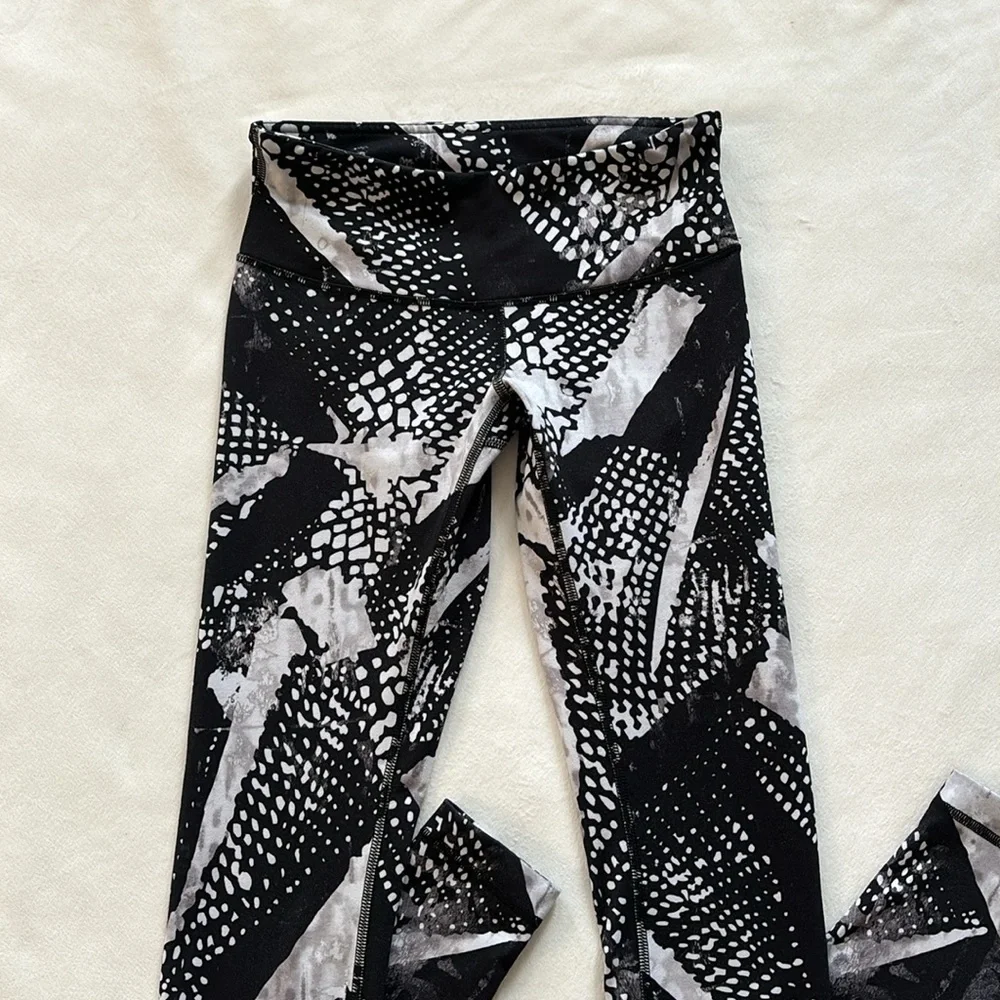 Lululemon Wunder Under Pant III *Full-On Luon, Size: 4 - Picture 4 of 8